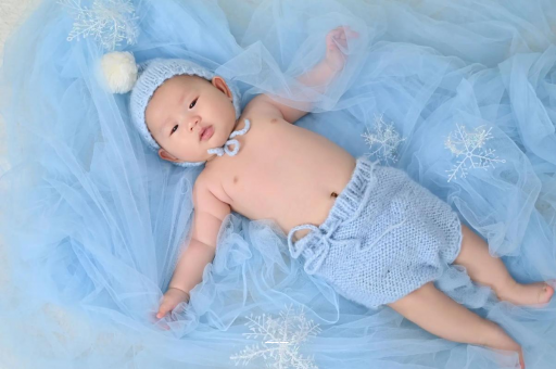 包头满月宝宝放屁臭